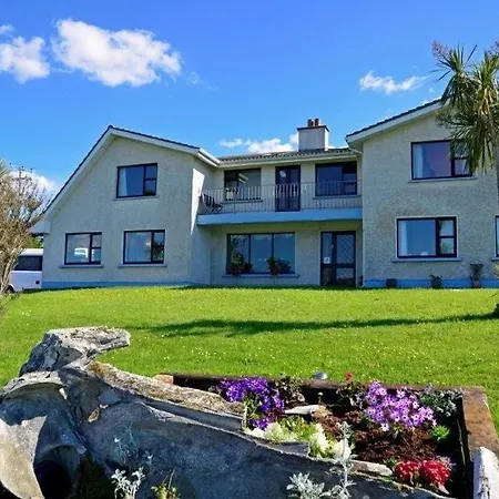 Decourcey's Hazelbrook Farmhouse 3* Cleggan