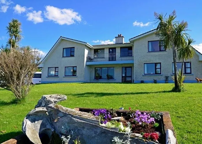 Decourcey's Hazelbrook Farmhouse 3* Cleggan